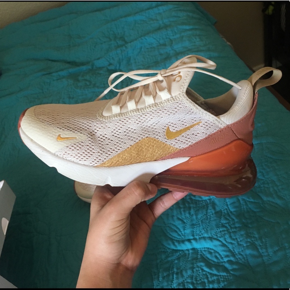 Women’s airmax 270’s